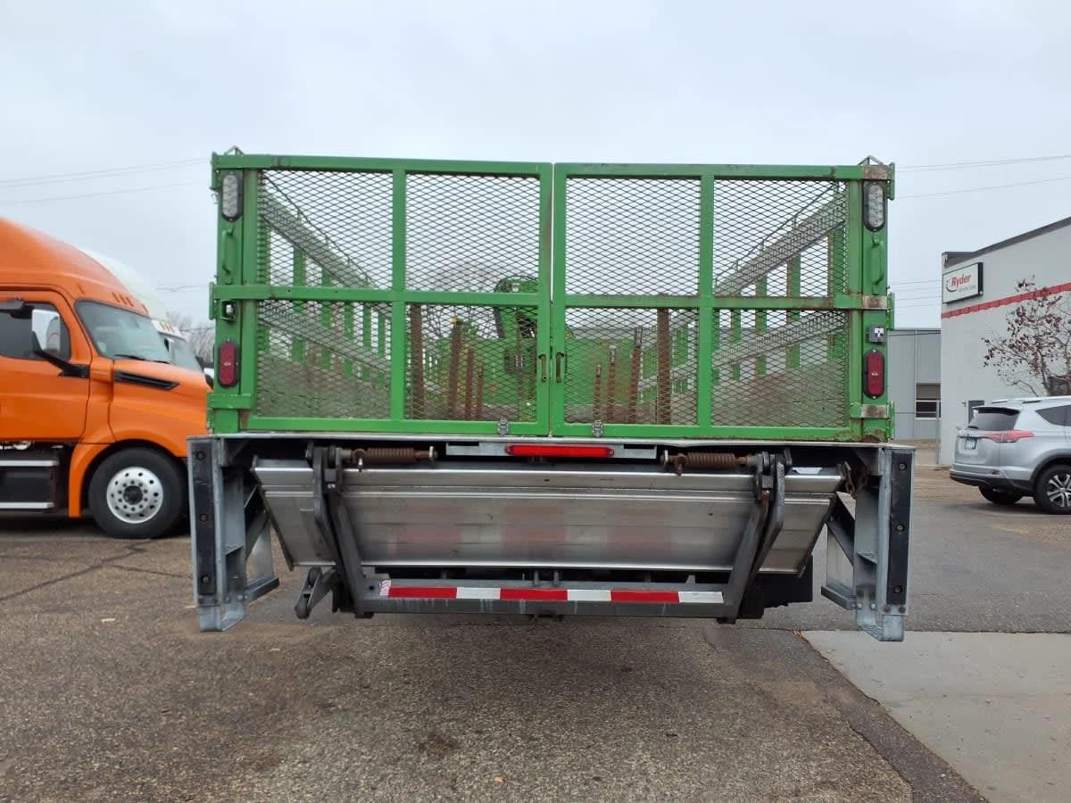 2019 Freightliner M2 106 in Minneapolis, MN — photo 5