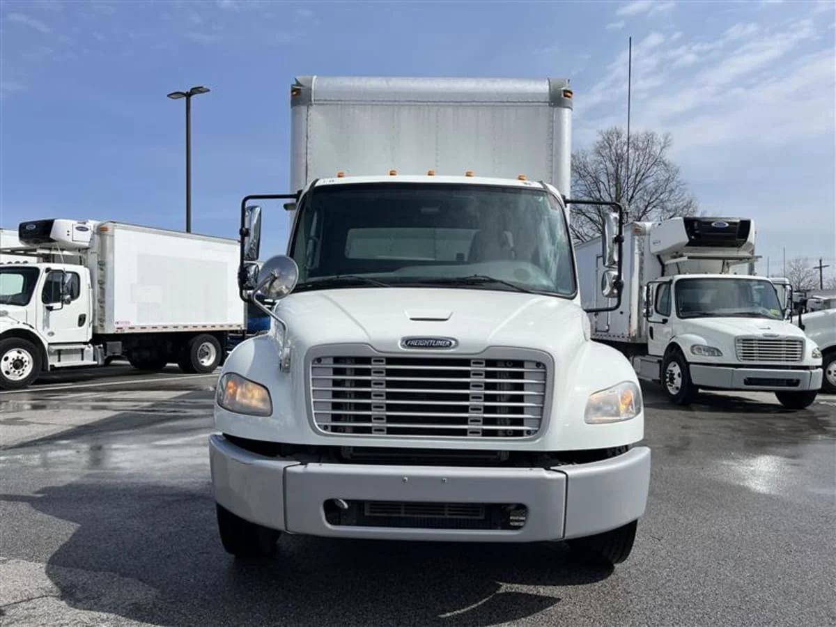 2019 Freightliner M2 106 in Beltsville, MD — photo 2