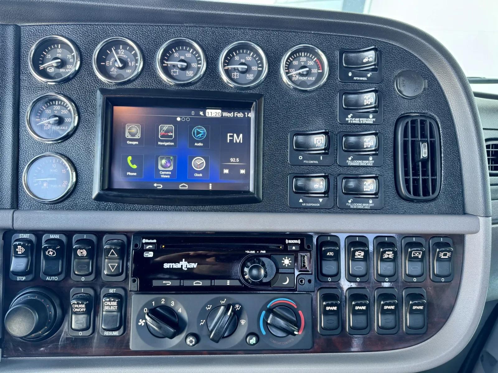 2020 Peterbilt 389 in New Lenox, IL — photo 18