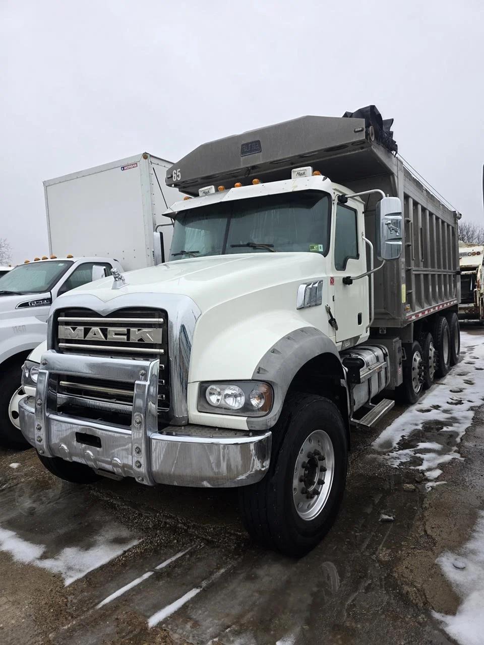 2015 Mack 