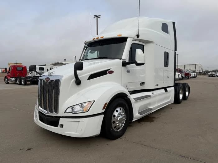 2024 Peterbilt 579 — photo 2
