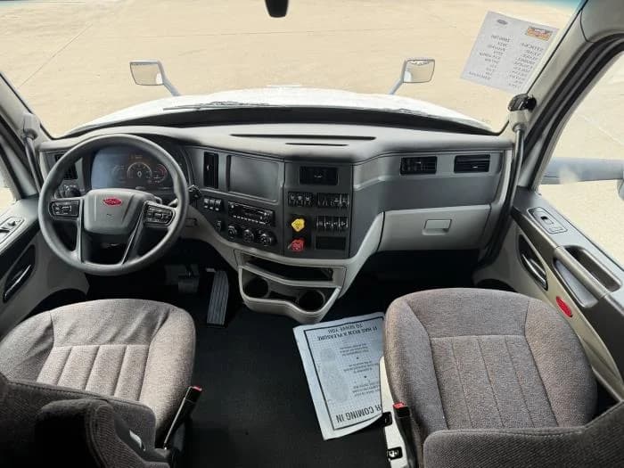 2024 Peterbilt 579 — photo 36