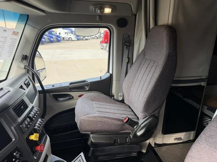 2024 Peterbilt 579 — photo 26