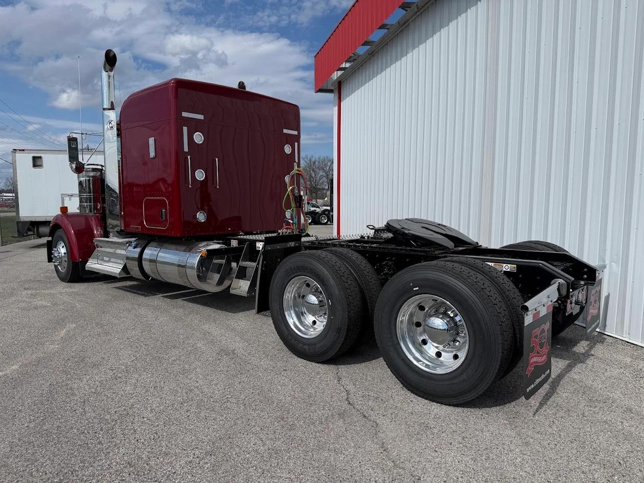2026 Kenworth W900 in Fenton, MO — photo 5