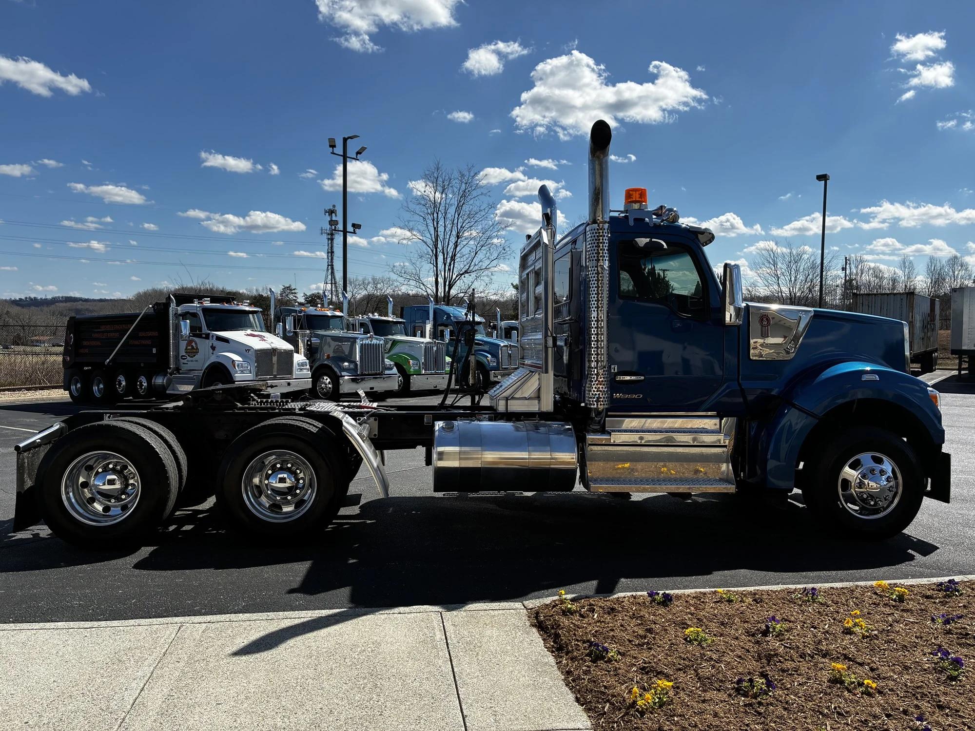 2022 Kenworth W990 in Lynchburg, VA, VA — photo 4