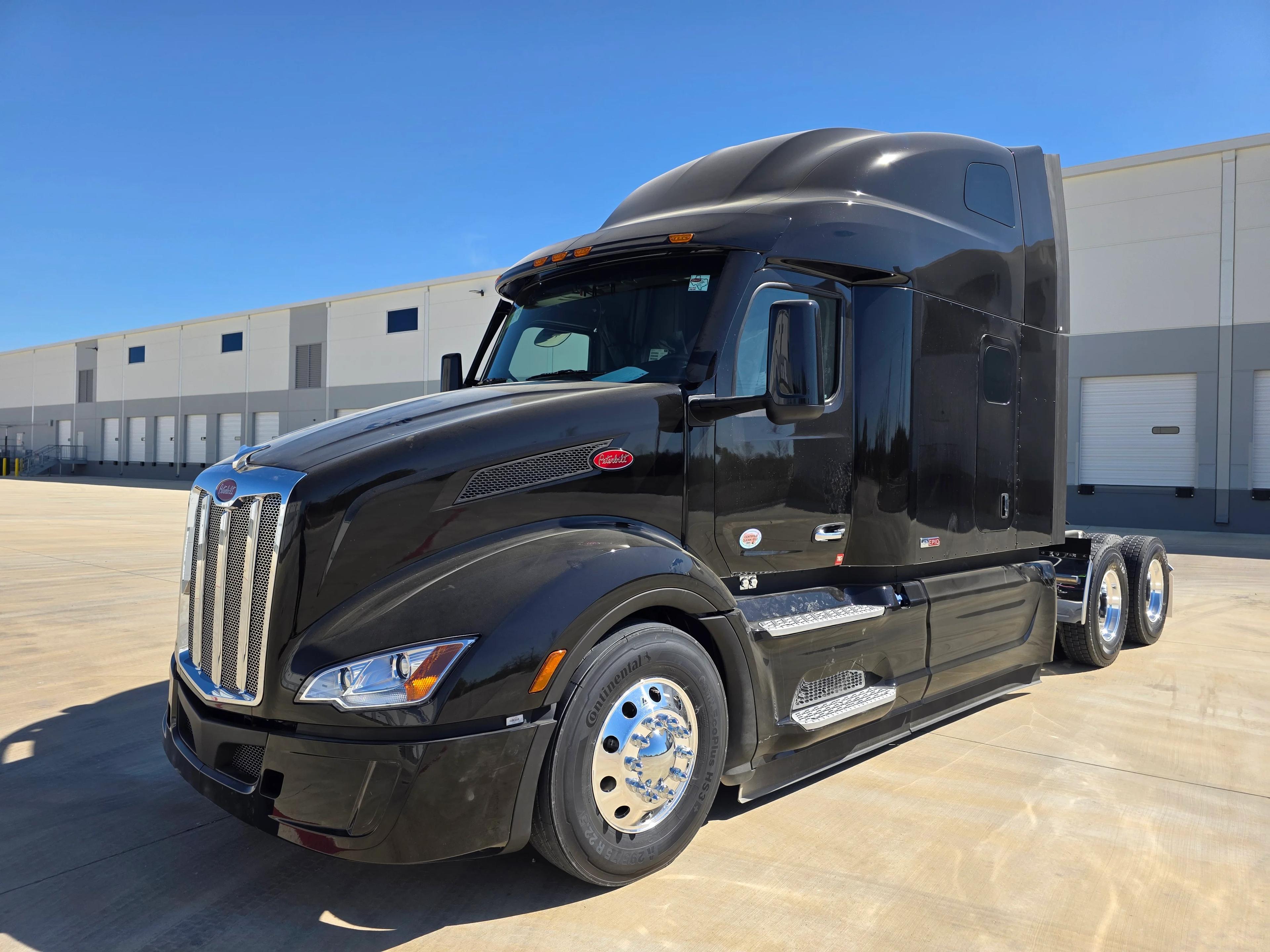 2027 Peterbilt 579