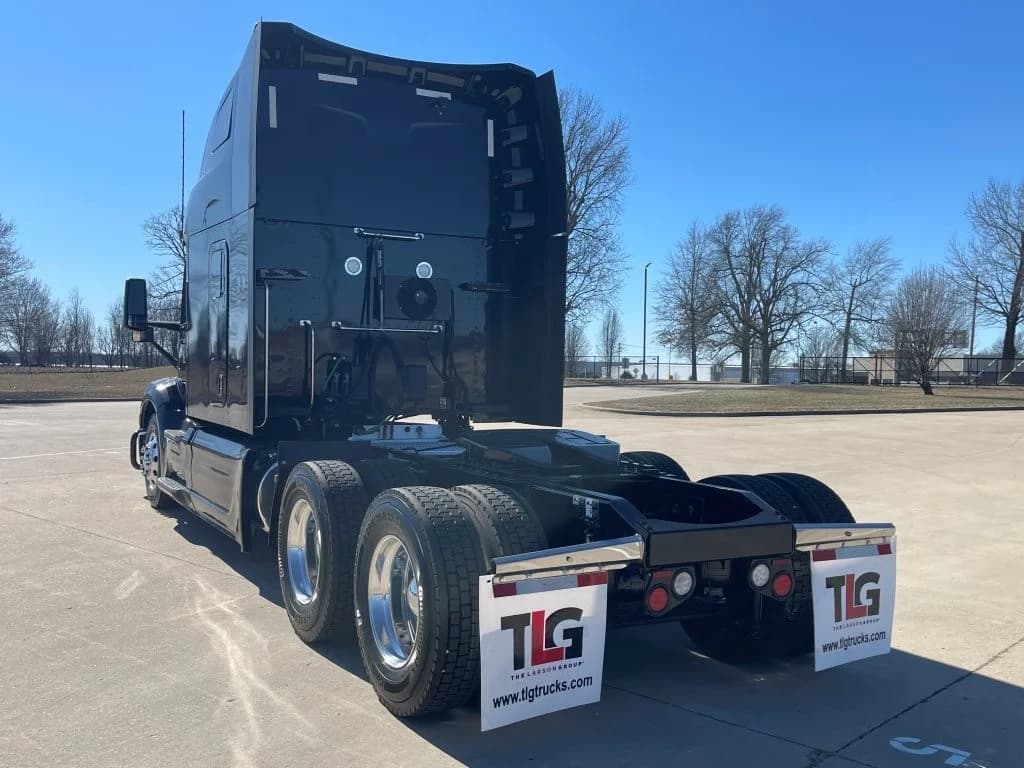2023 Peterbilt 579 in Lowell, AR — photo 3