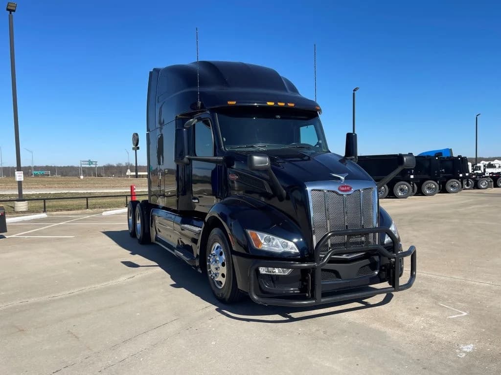 2023 Peterbilt 579 in Lowell, AR — photo 7