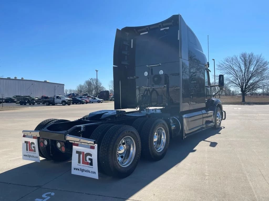 2023 Peterbilt 579 in Lowell, AR — photo 5