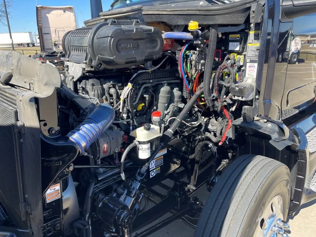 2023 Peterbilt 579 in Lowell, AR — photo 9