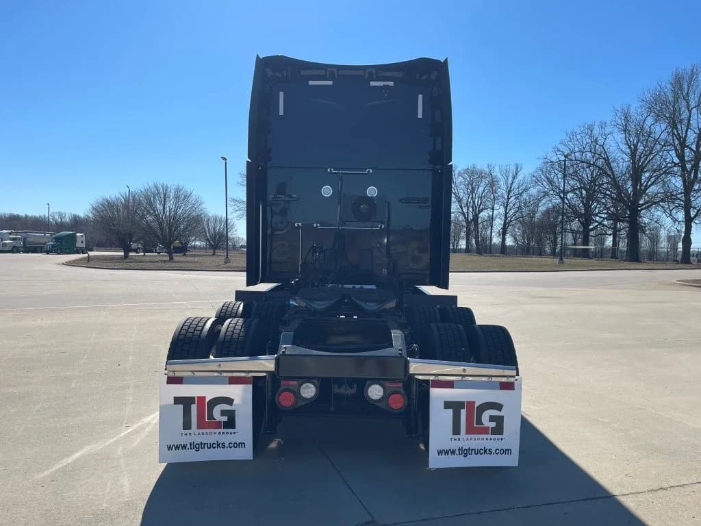 2023 Peterbilt 579 in Lowell, AR — photo 4