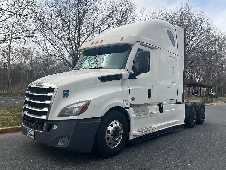2023 Freightliner Cascadia in Reading, PA — photo 3