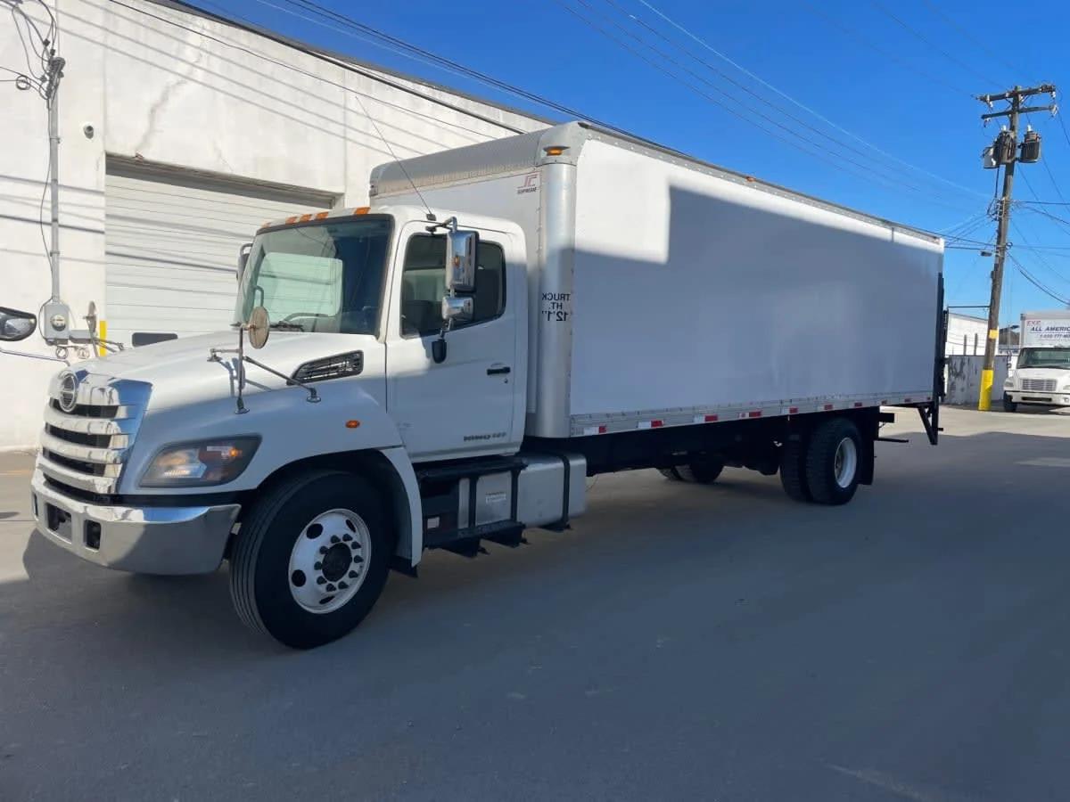 2016 Hino 338