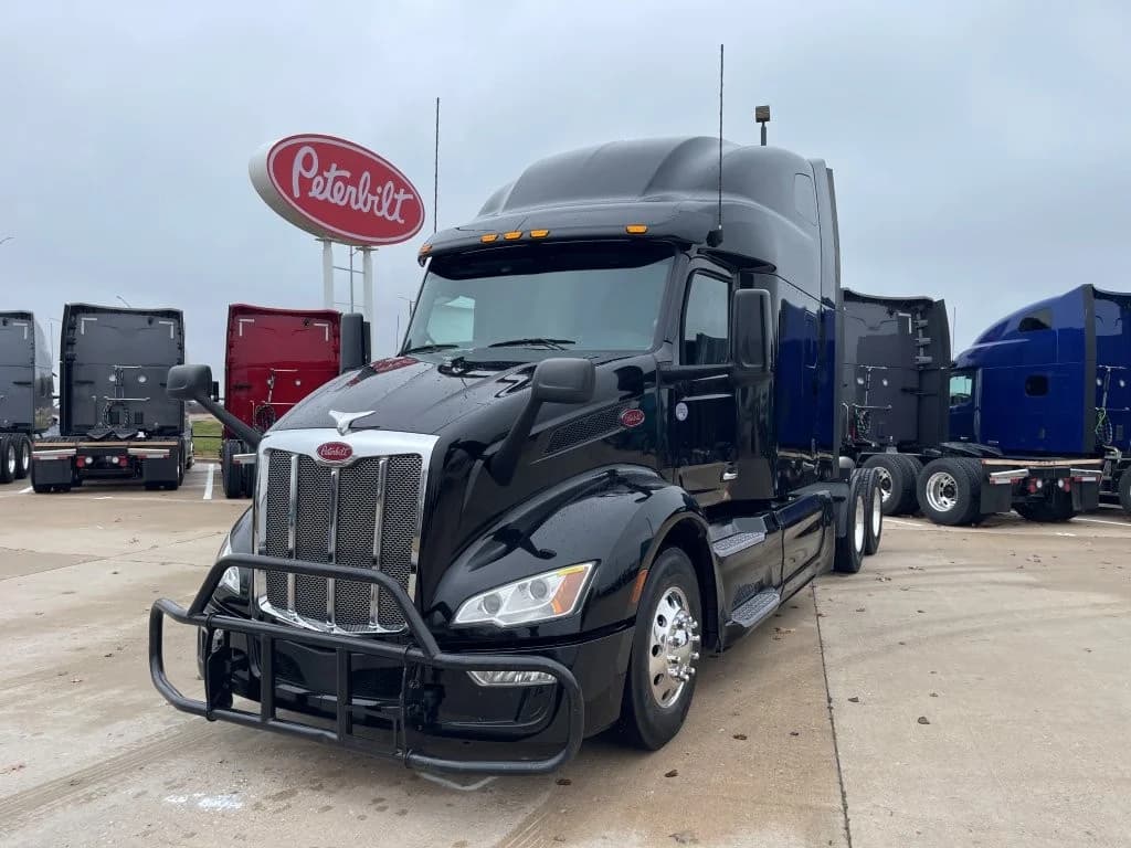 2023 Peterbilt 579 in Evansville, IN