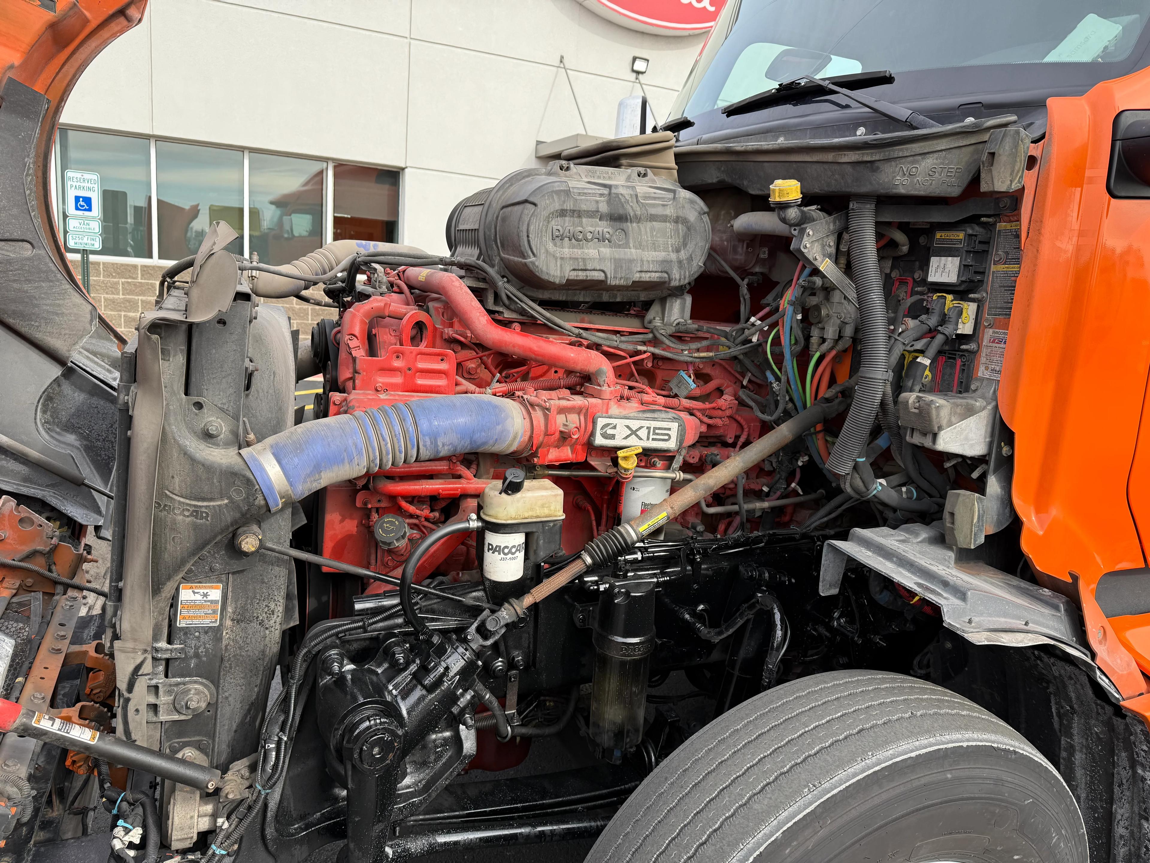 2023 Peterbilt 579 in Cincinnati, OH — photo 8