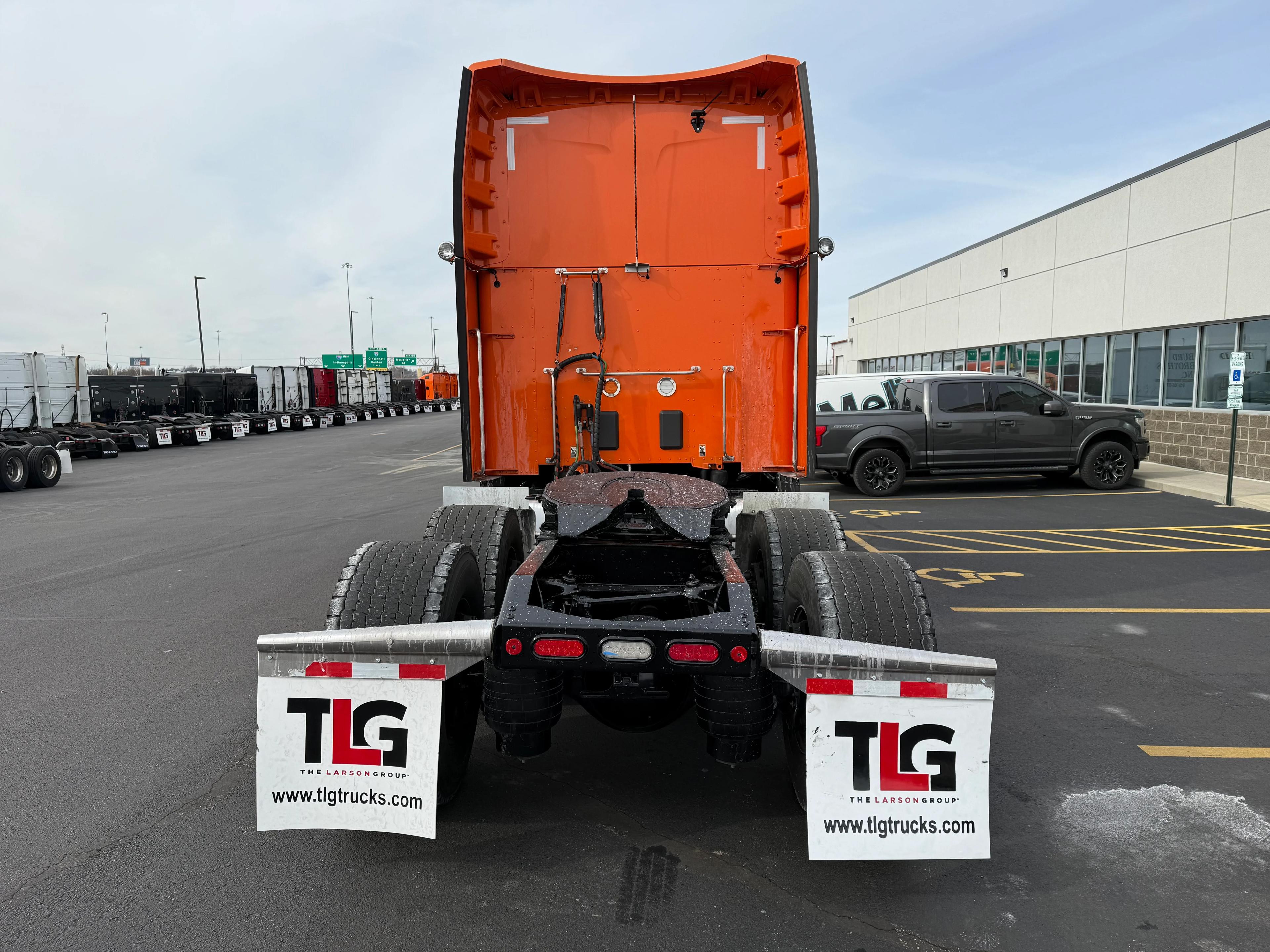 2023 Peterbilt 579 in Cincinnati, OH — photo 4