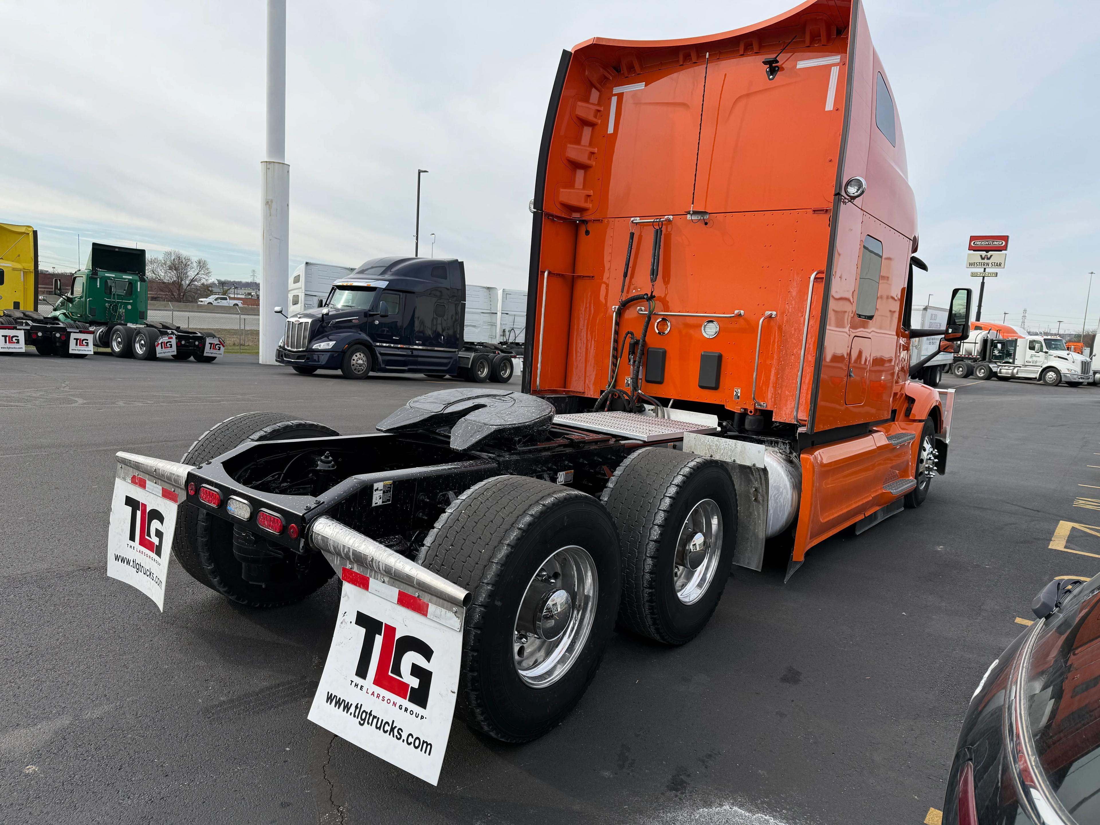 2023 Peterbilt 579 in Cincinnati, OH — photo 5