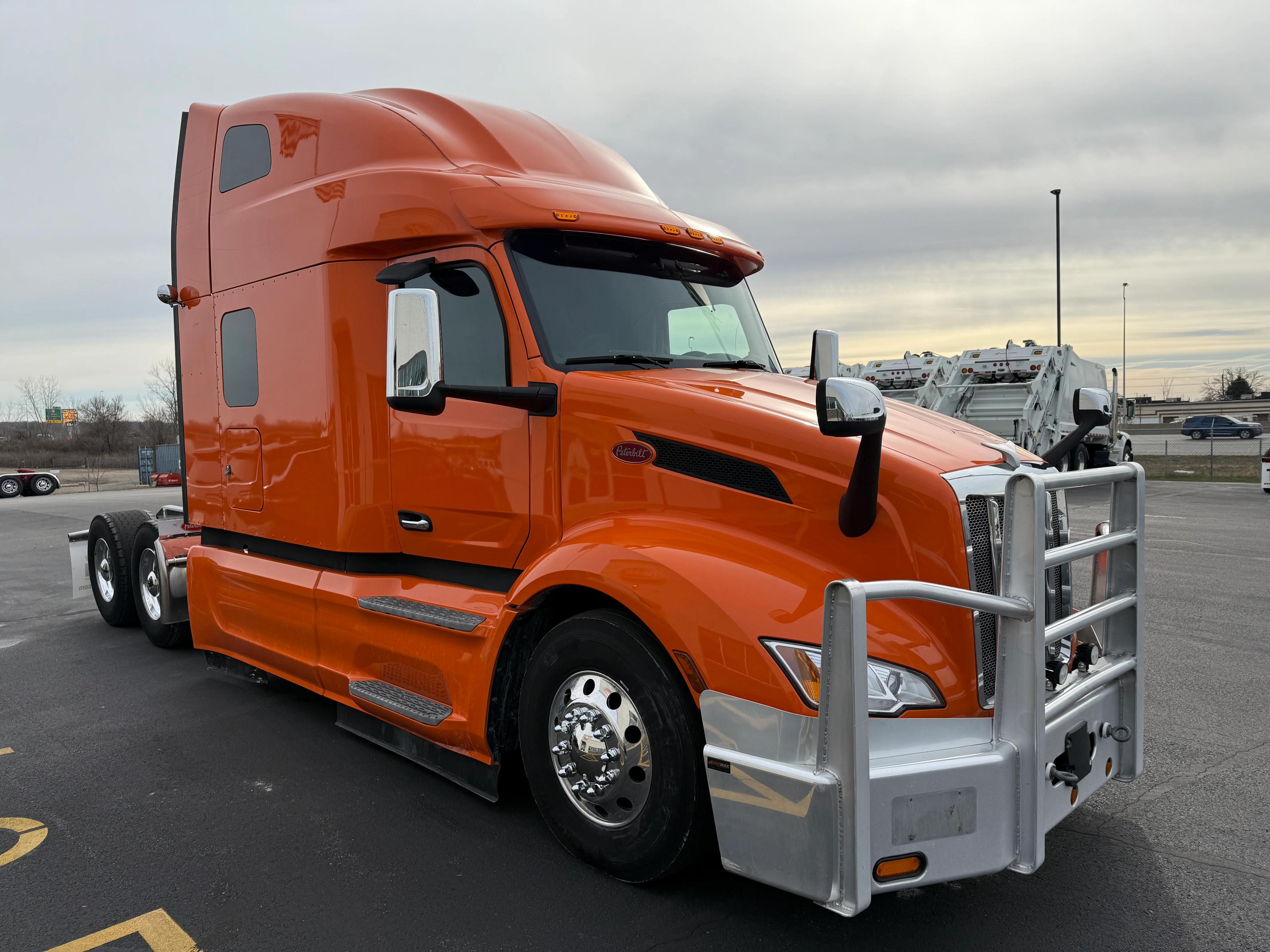 2023 Peterbilt 579 in Cincinnati, OH — photo 7