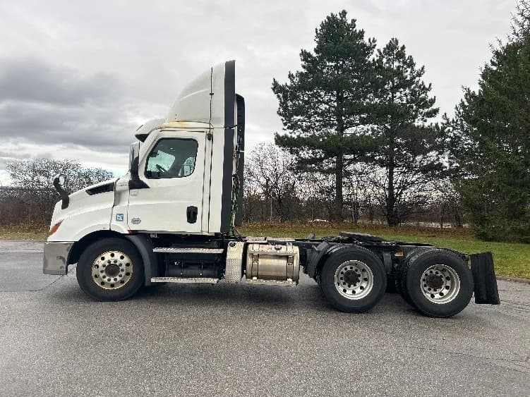 2021 Freightliner Cascadia in Rochester, NY — photo 4