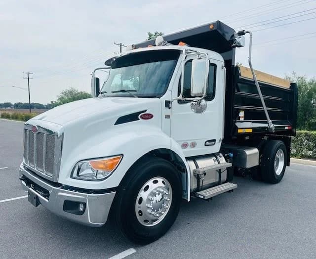 2025 Peterbilt 536 in Brownsville, TX — photo 2