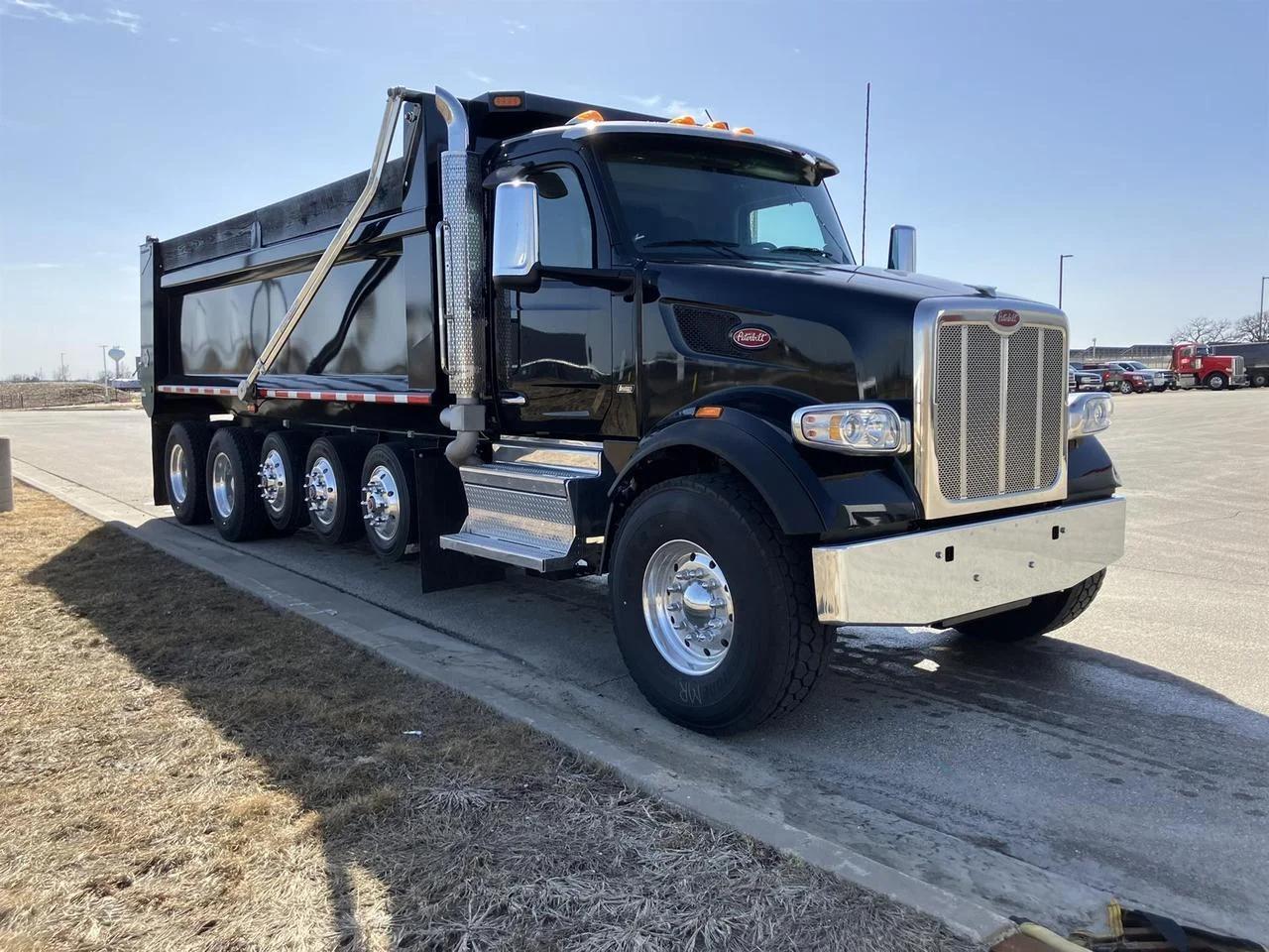 2026 Peterbilt 567 in Rochester, MN — photo 2