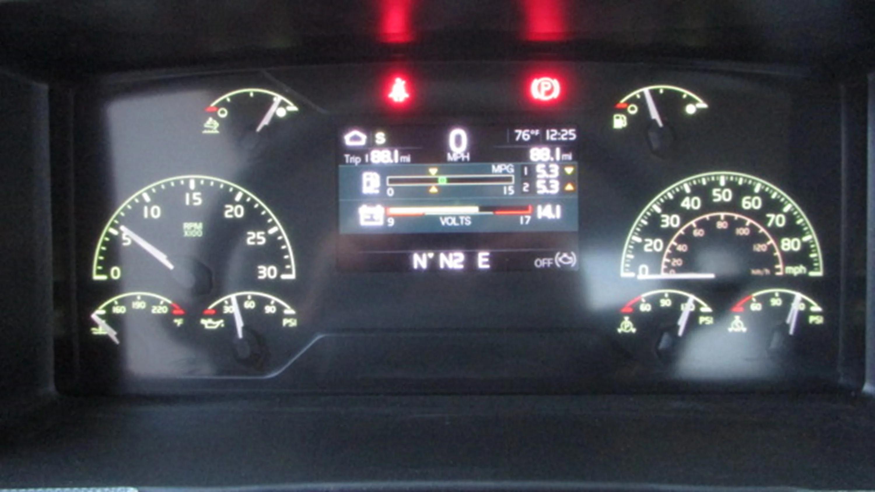 2025 Volvo in HOUSTON, TX — photo 15