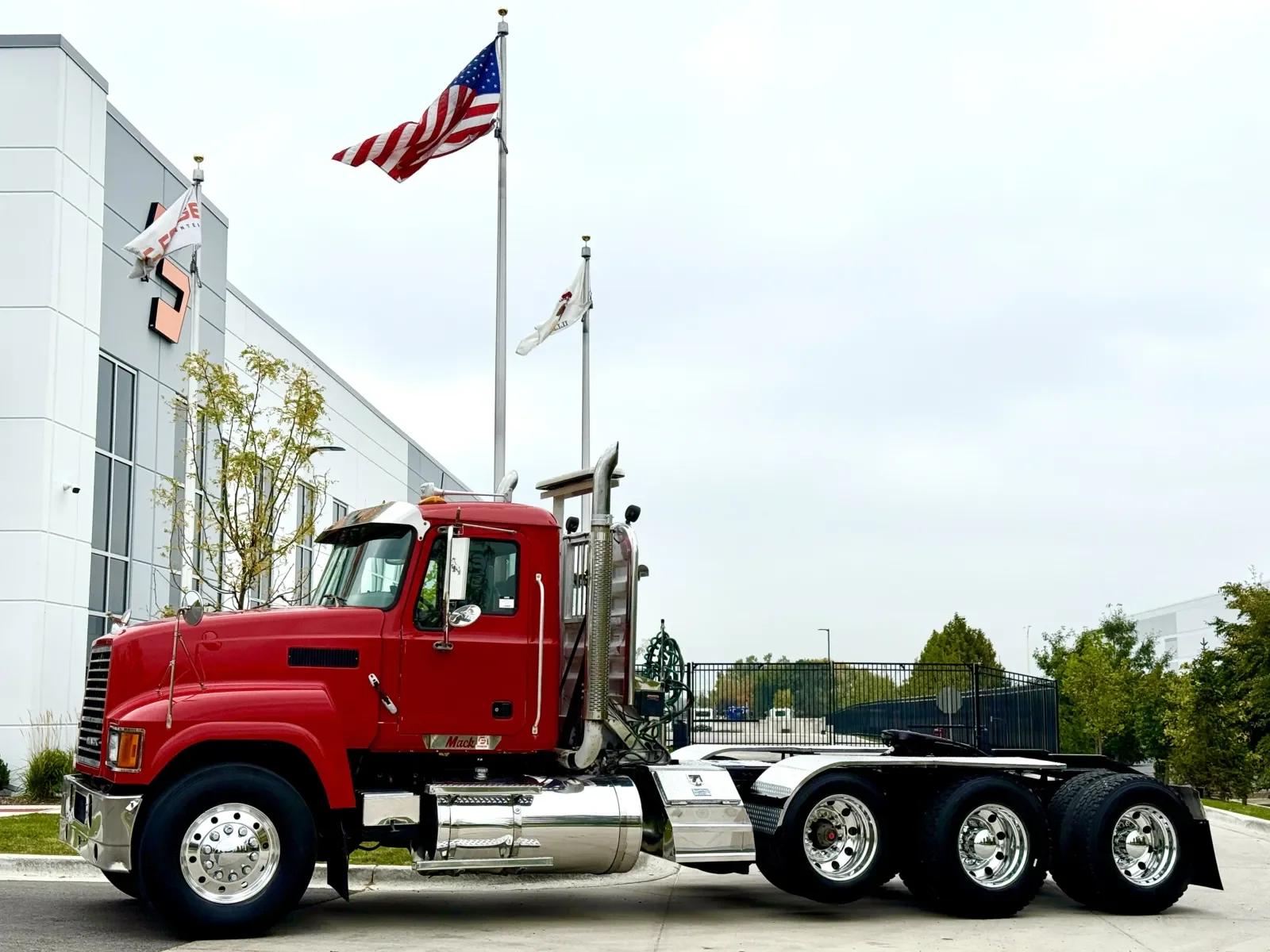 2008 Mack Pinnacle