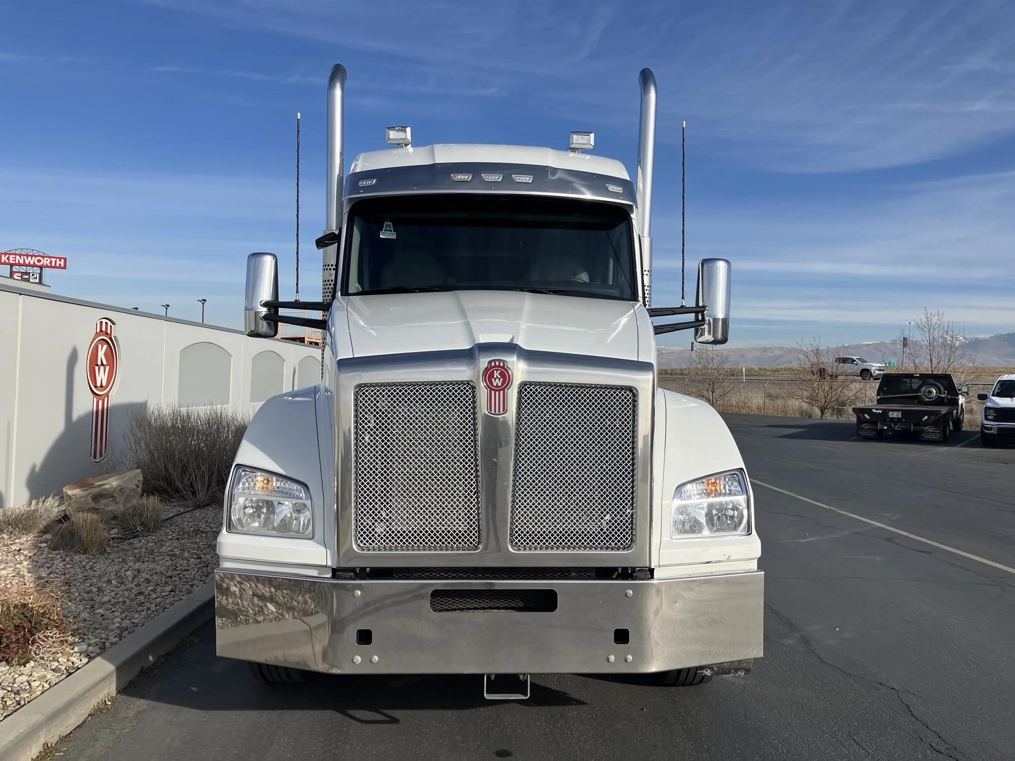 2022 Kenworth T880 in Salt Lake, UT, UT — photo 3