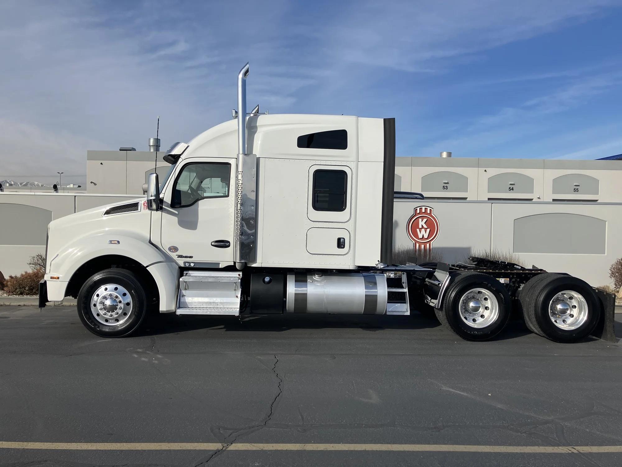 2022 Kenworth T880