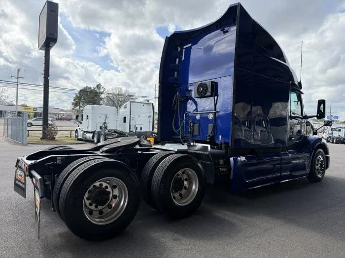 2022 Peterbilt 579 — photo 7