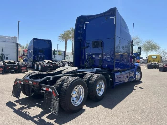 2022 Peterbilt 579 in Phoenix, AZ — photo 6