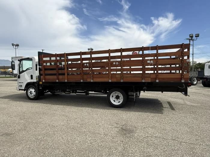 2026 Isuzu NRR — photo 9