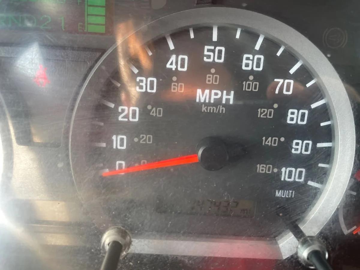 2019 Isuzu NQR in Farmingdale, NY — photo 11