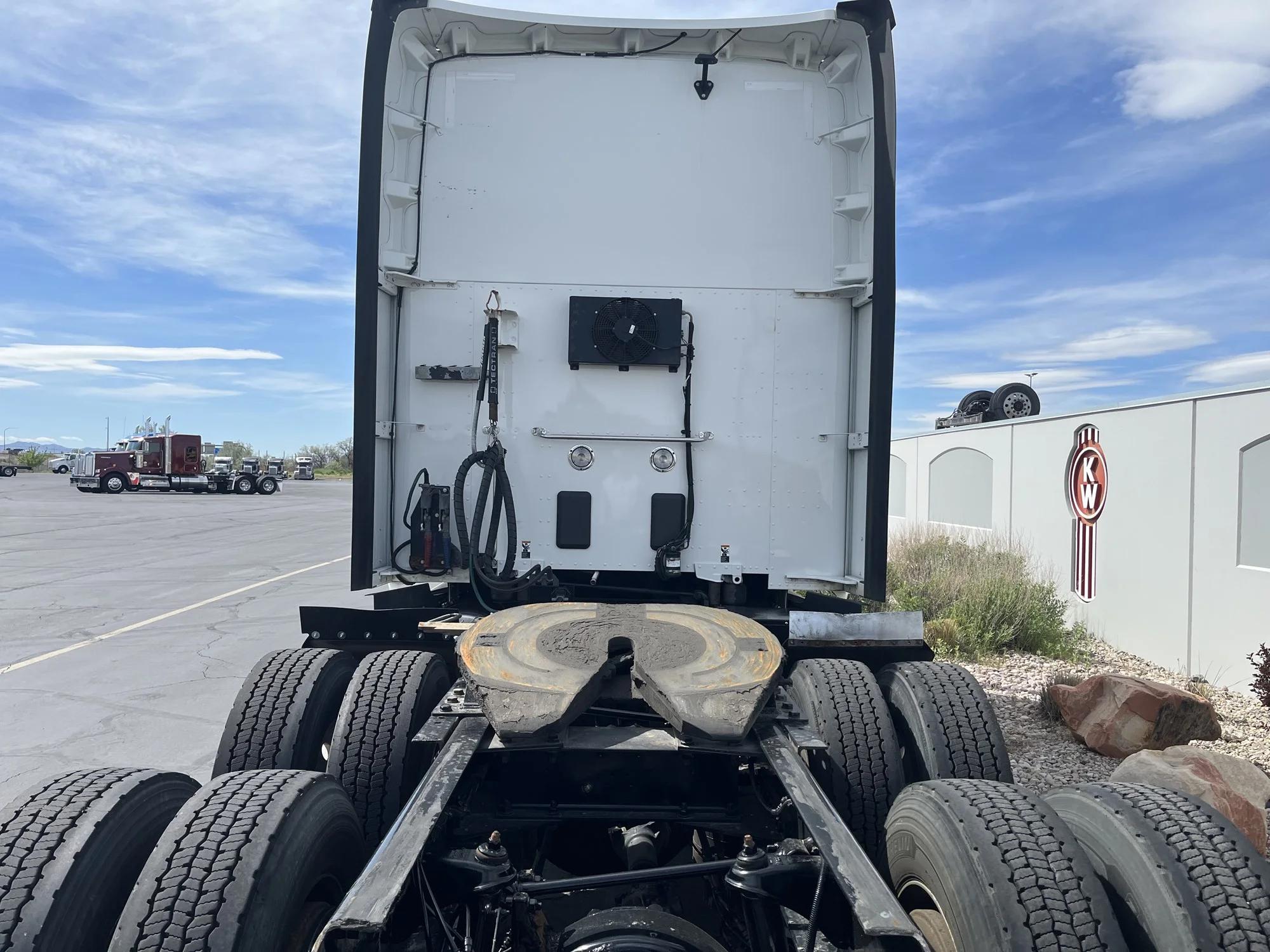 2022 Kenworth T680 in Salt Lake, UT, UT — photo 5