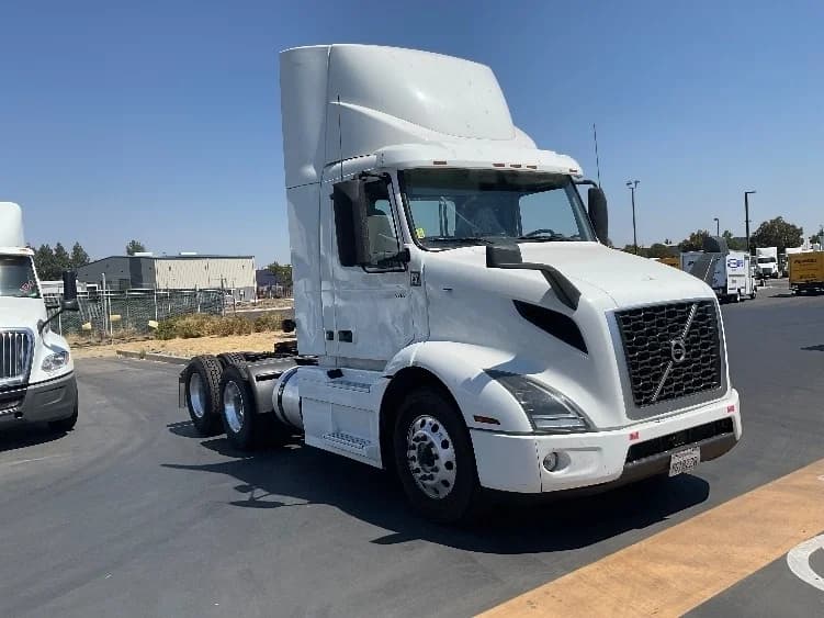 2020 Volvo VNR 640