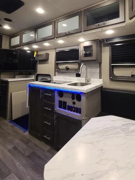 2026 Freightliner Cascadia in Columbus, OH — photo 24