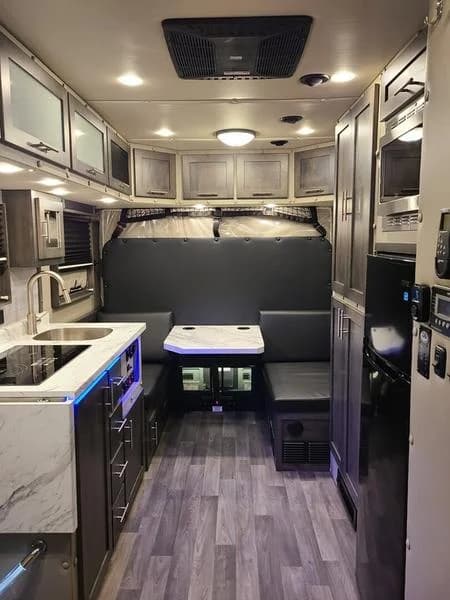 2026 Freightliner Cascadia in Columbus, OH — photo 15