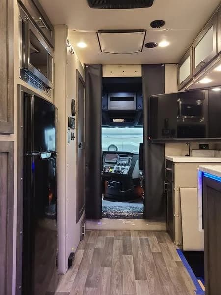 2026 Freightliner Cascadia in Columbus, OH — photo 23