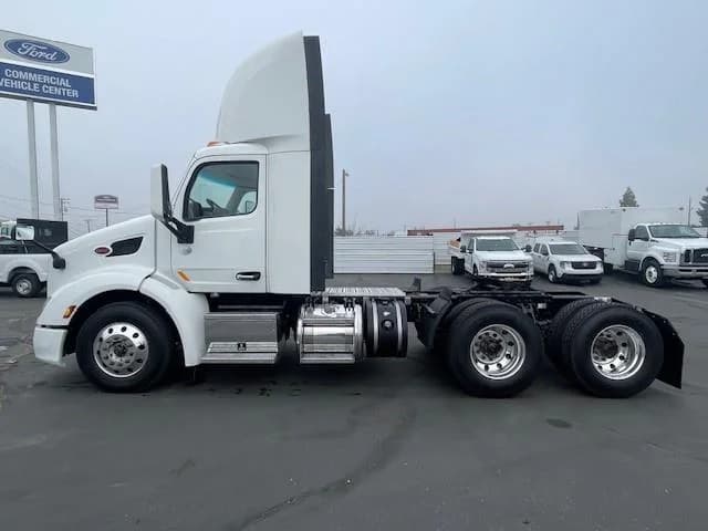 2020 Peterbilt 579 in Ceres, CA — photo 2