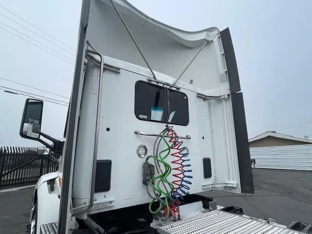 2020 Peterbilt 579 in Ceres, CA — photo 9