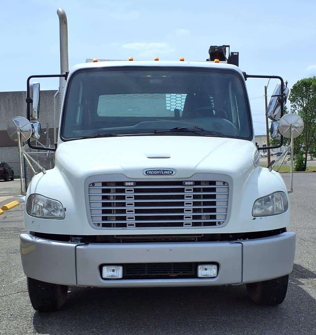 2020 Freightliner M2 106 in Memphis, TN — photo 2