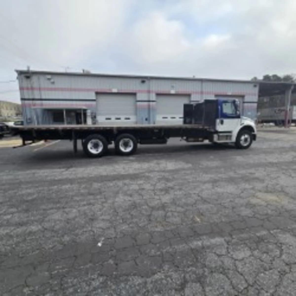 2020 Freightliner M2 106 in Doraville, GA — photo 10