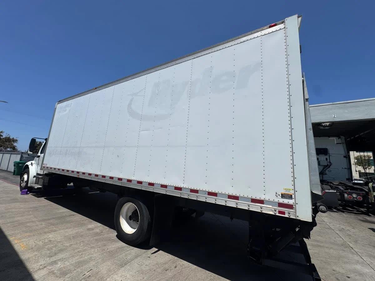 2016 Freightliner M2 106 in San Diego, CA — photo 6