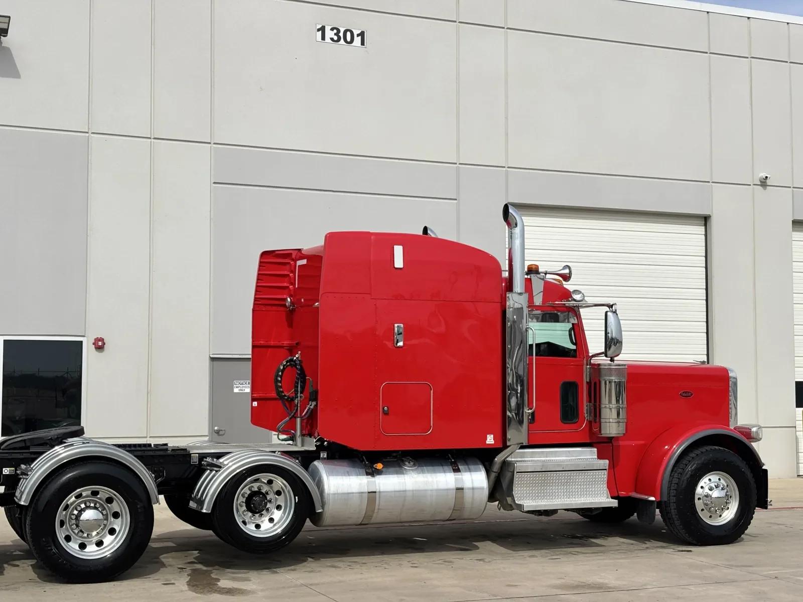 2024 Peterbilt 389 in Hutchins, TX — photo 7