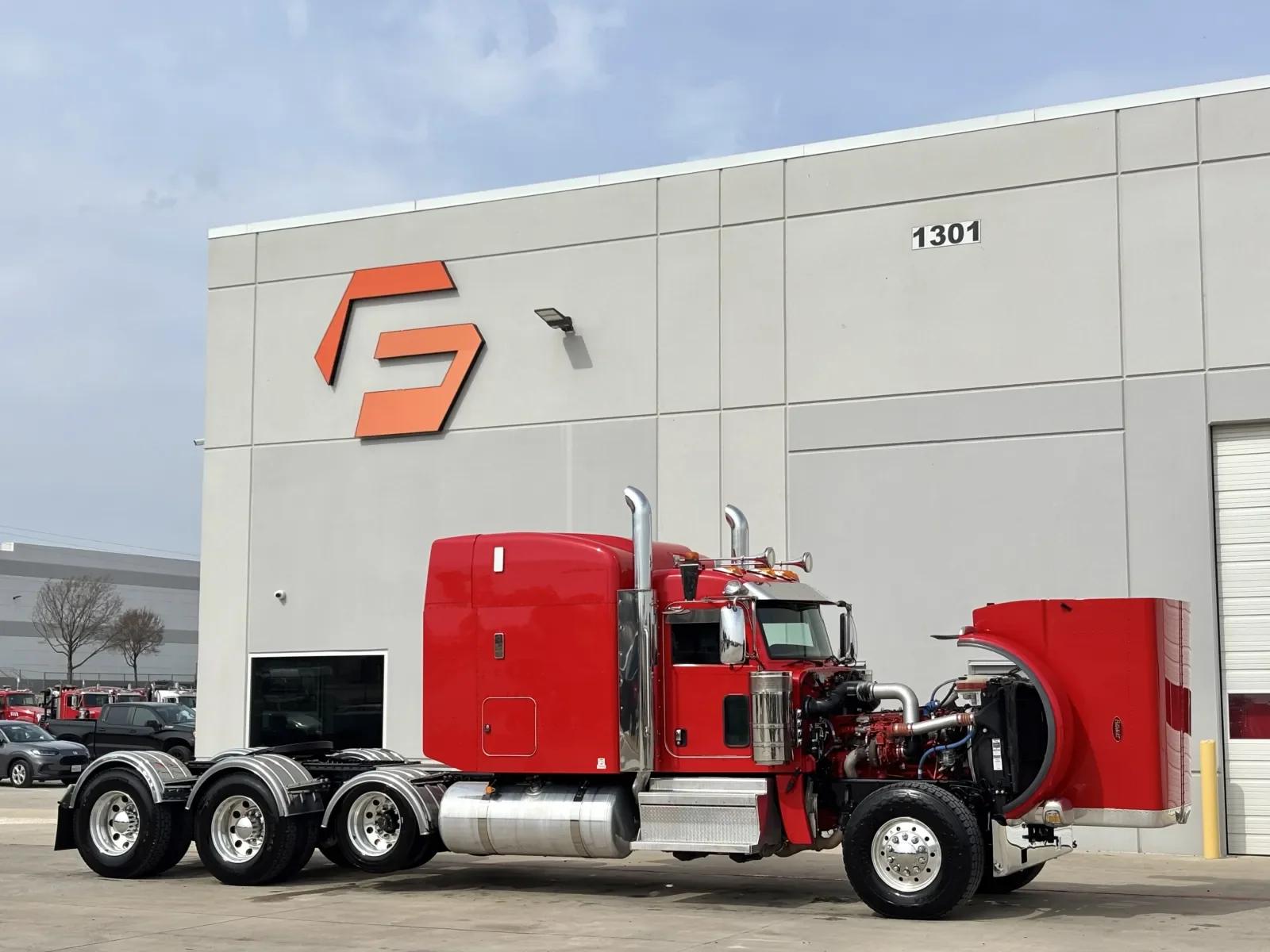 2024 Peterbilt 389 in Hutchins, TX — photo 9