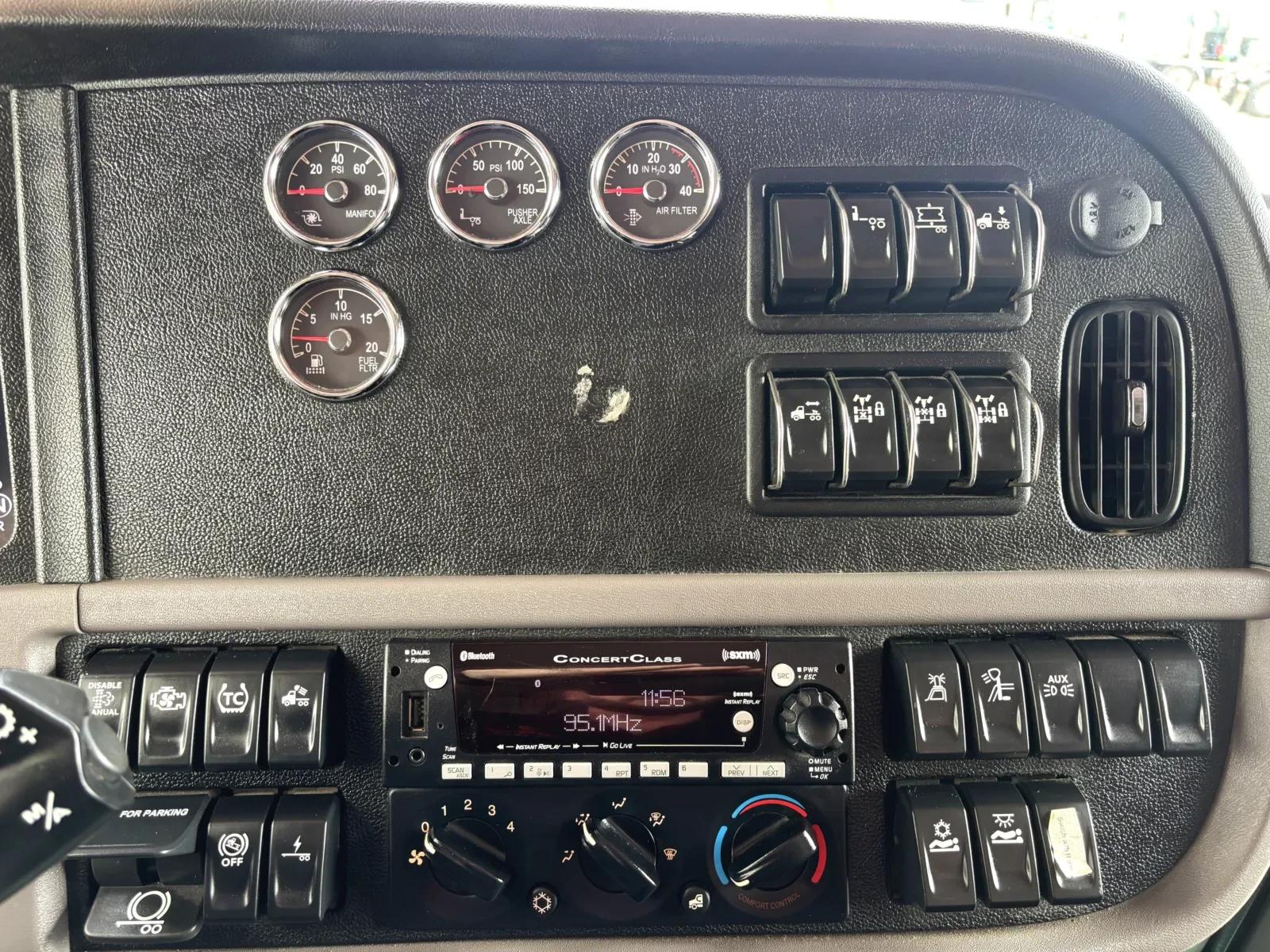 2024 Peterbilt 389 in Hutchins, TX — photo 18