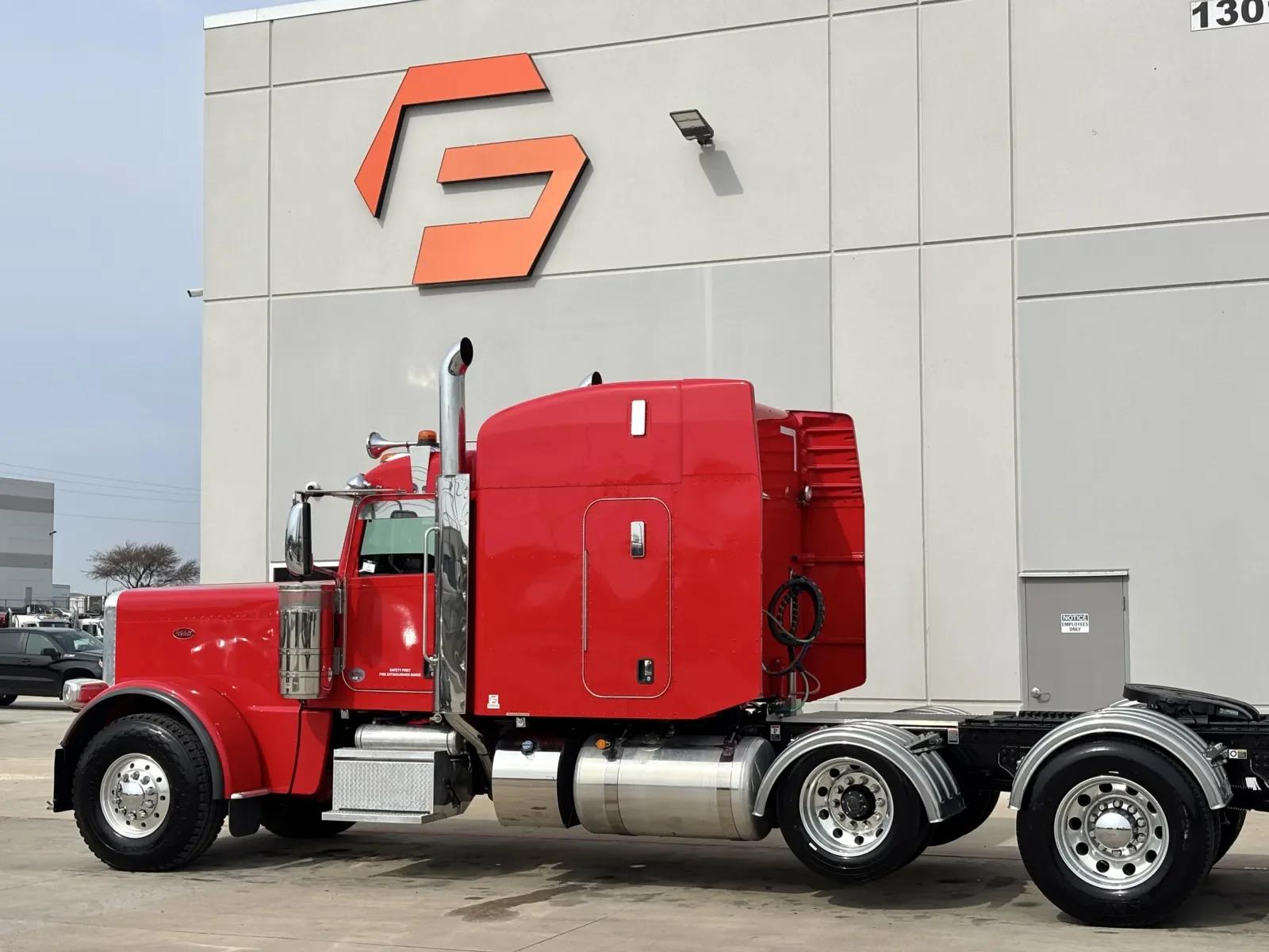 2024 Peterbilt 389 in Hutchins, TX — photo 8