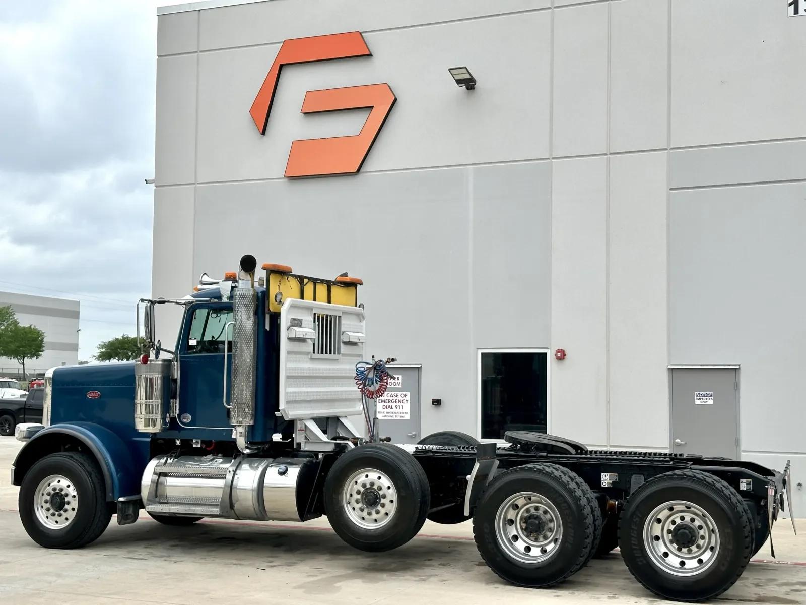 2022 Peterbilt 389 in Hutchins, TX — photo 6