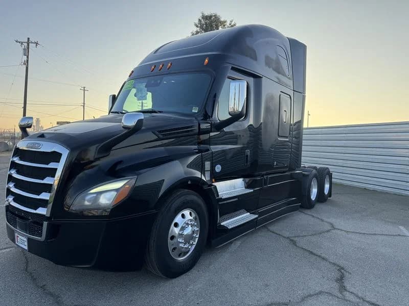 2023 Freightliner Cascadia