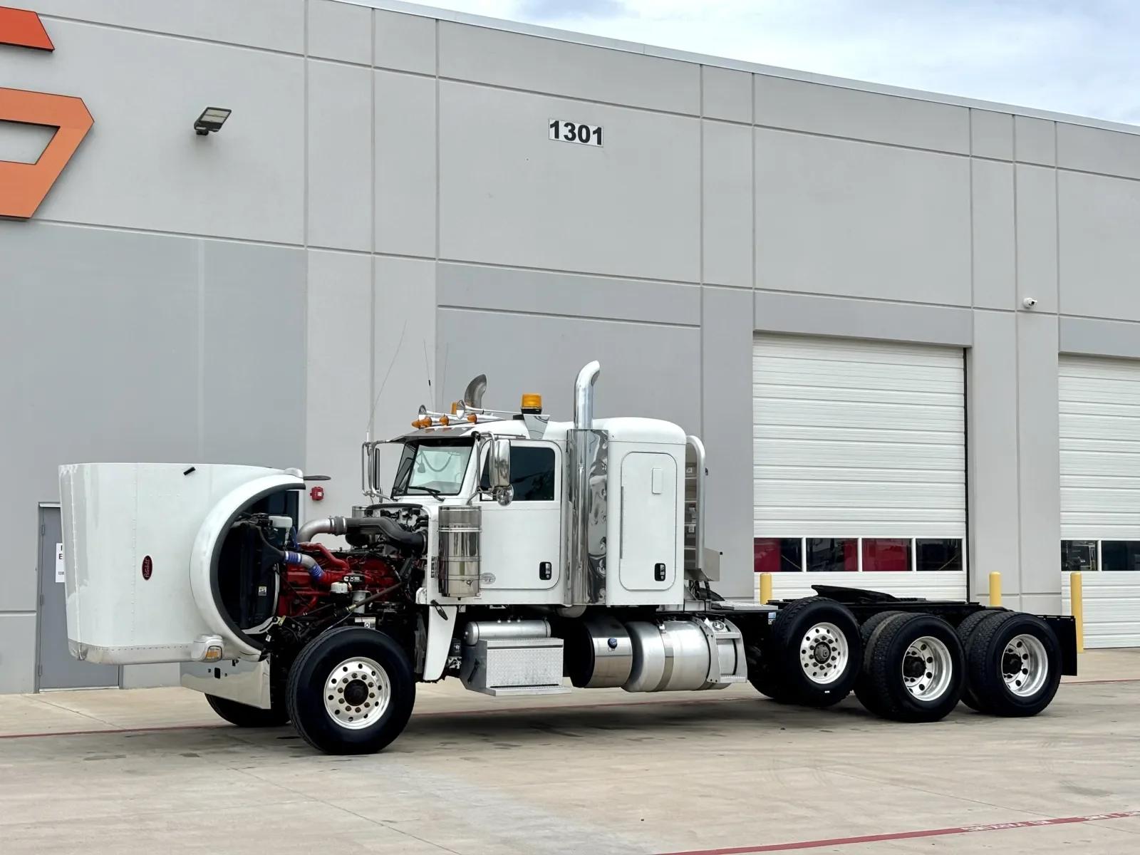 2021 Peterbilt 389 in Hutchins, TX — photo 10